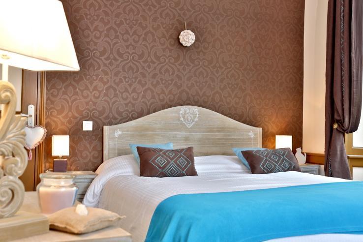 La Roseraie Hotel Restaurant 몽티냑 외부 사진